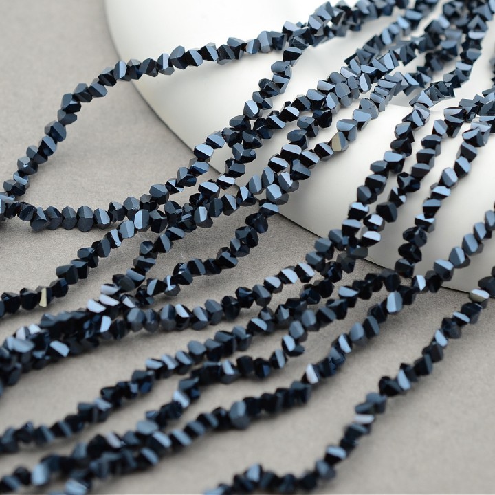 Cuentas de cristal Triangulo 3mm color negro, 1 hilo(~135 cuentas)