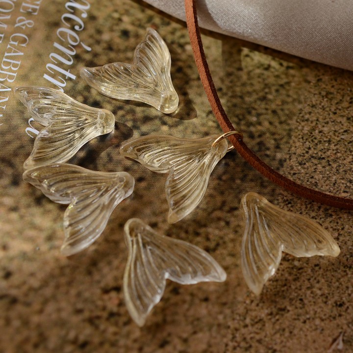 Transparent Spray Painted Glass Fishtail Shape Pendants with Glitter Powder Gold color, 5 pieces