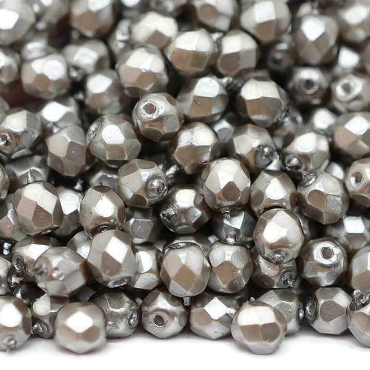 Чешские граненые бусины Pearls Silver 4мм, 20 штук