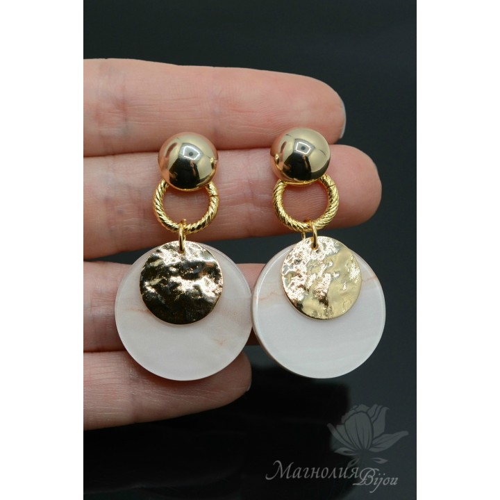 Earrings with beige pendants (plastic), 16 carat gold plated