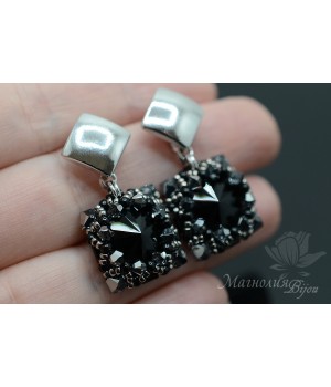 Square earrings with Swarovski crystals, rhodium plated