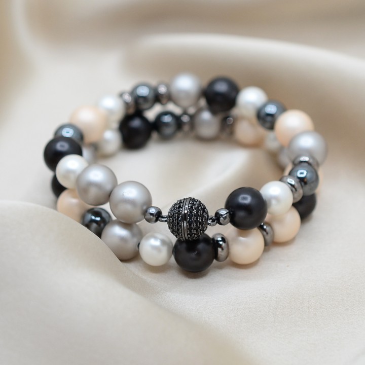 Set of bracelets with matte Shell pearls (Mallorca), Gunmetal fittings