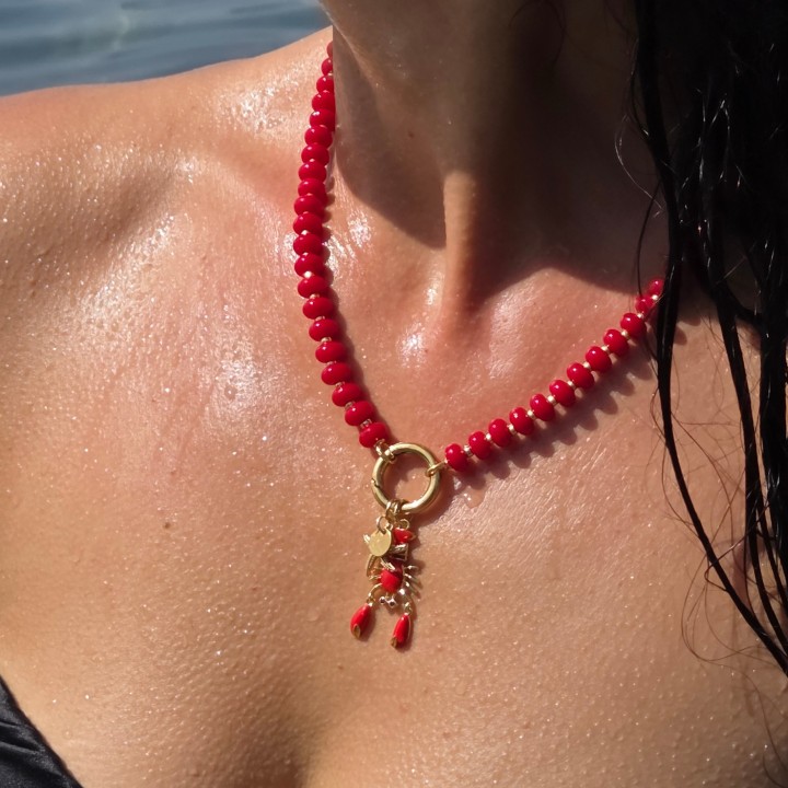 Collar Langosta color rojo, baño de oro de 18K