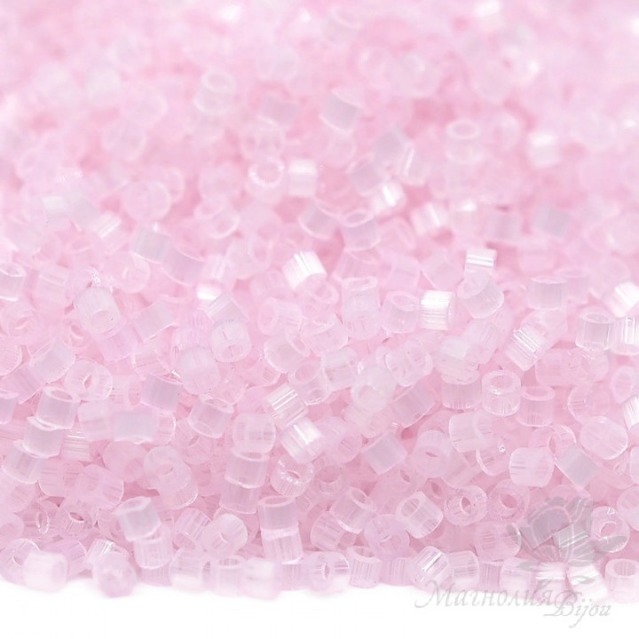 Beads Delica DB0675 Pale Rose Silk Satin, 5 grams