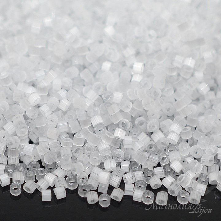 Beads Delica DB0676 Pale Gray Silk Satin, 5 grams