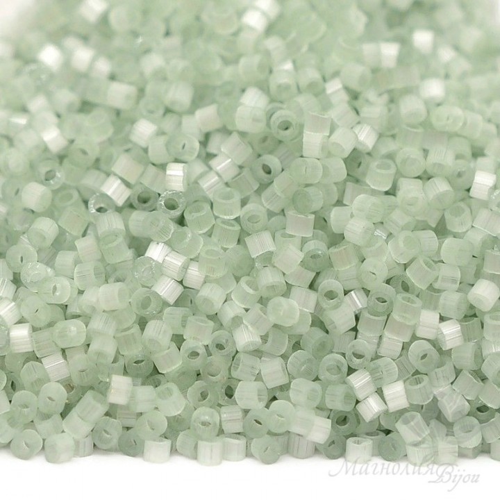 Beads Delica DB0829 Pale Moss Green Silk Satin, 5 grams