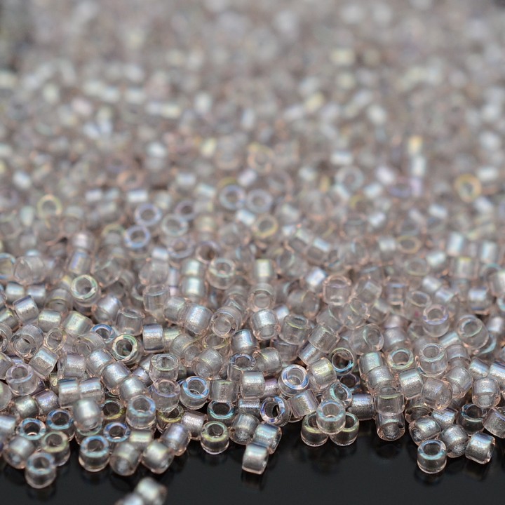 Бисер Delica DB1771 Pewter Lined Light Tea Rose AB, 5 грамм