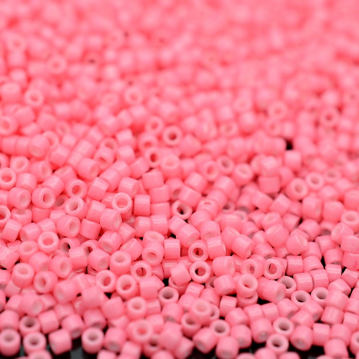 Бисер Delica DB2117 Duracoat Opaque Carnation, 5 грамм