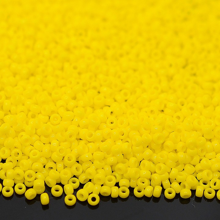 Round beads 0404 15/0 Opaque Yellow, 5 grams
