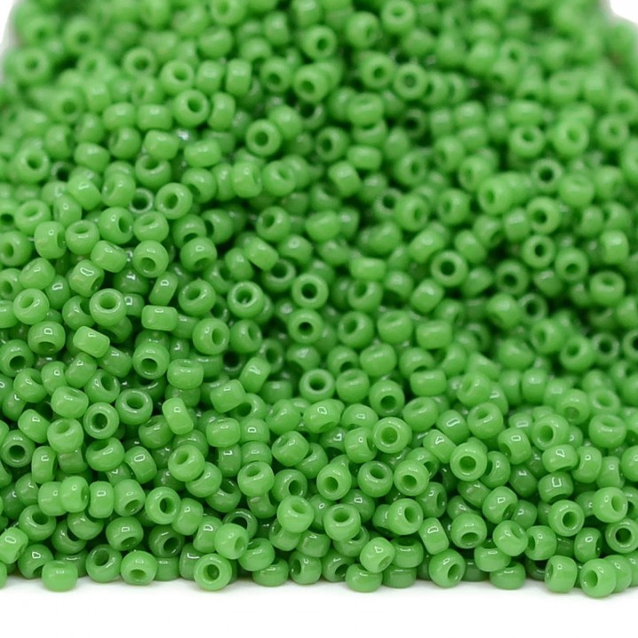 Beads round 0411 15/0 Opaque Pea Green, 5 grams