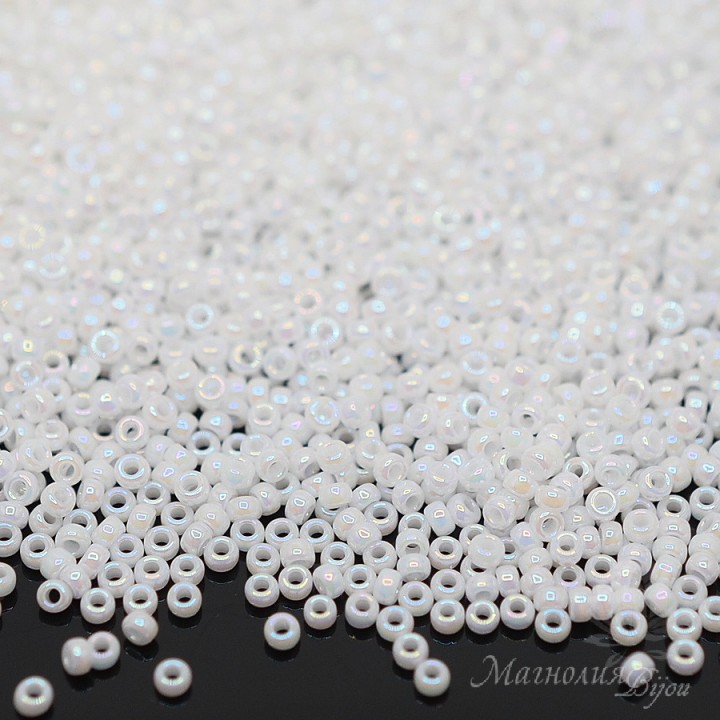 Round beads 0471 15/0 White Pearl AB, 5 grams