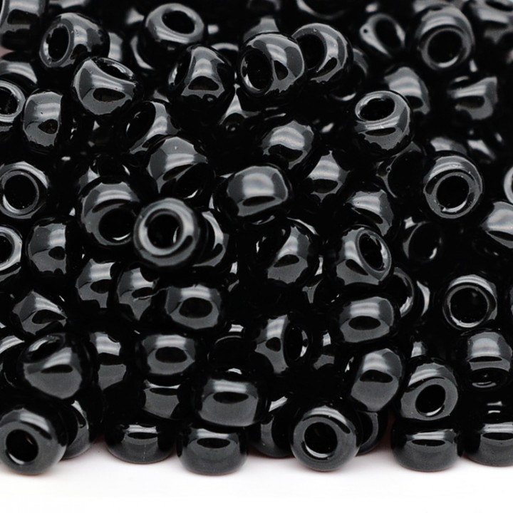 Бисер круглый 0401 6/0 Opaque Black, 10 грамм
