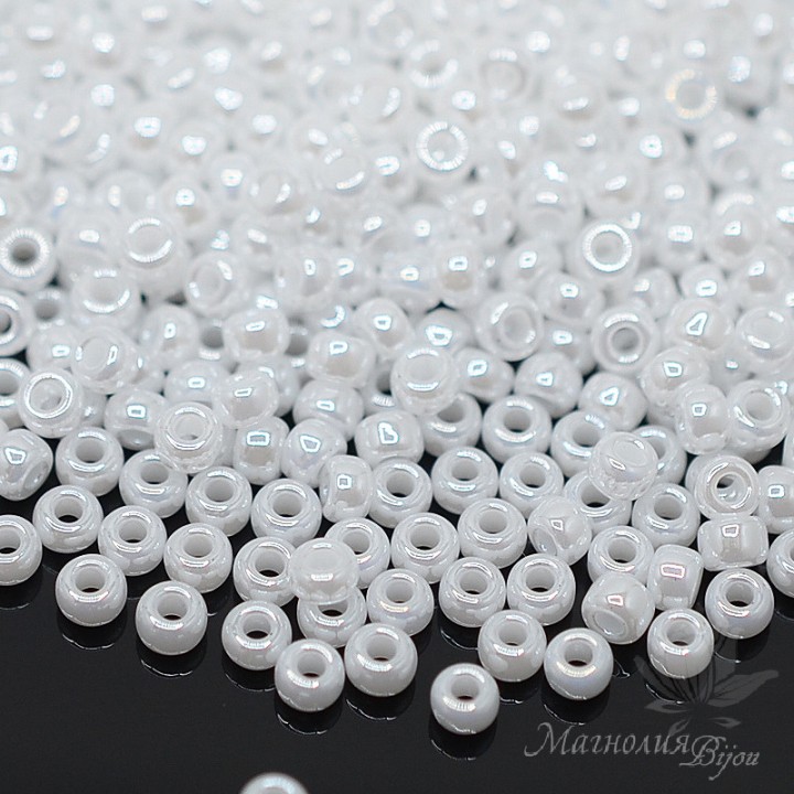 Round beads 0528 8/0 White Ceylon, 5 grams