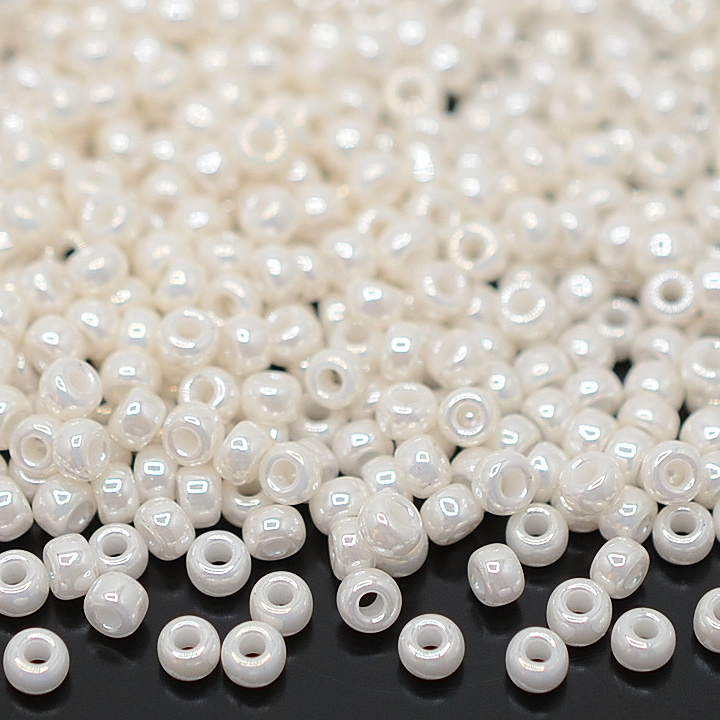 Round beads 0592 8/0 Ivory Ceylon, 5 grams
