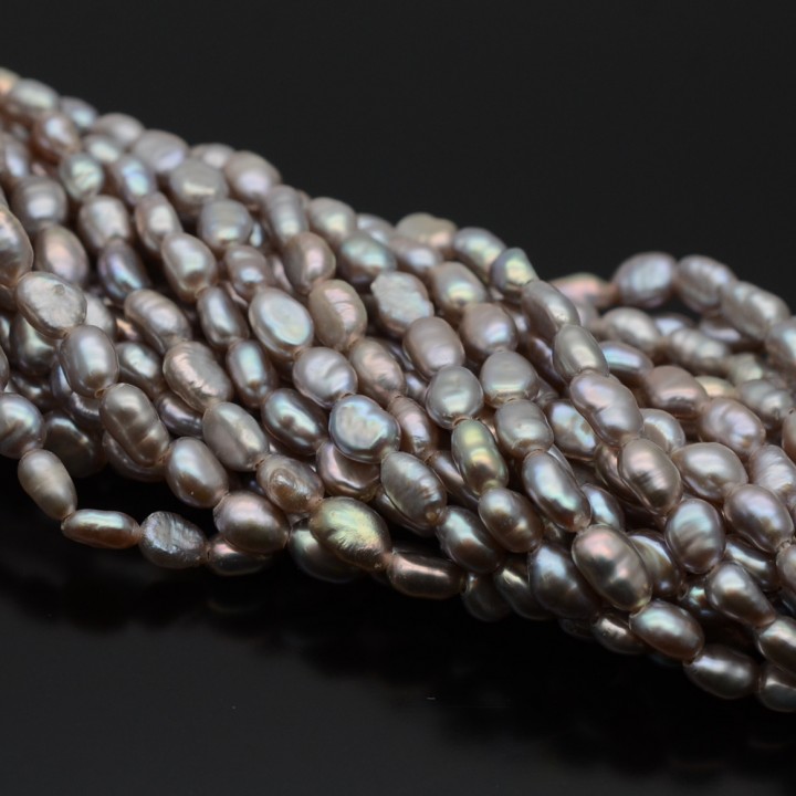 Perla natural cultivada A+ grano de arroz ~3-4mm color gris, 1 tira 36cm