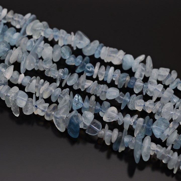 Аквамарин натуральный крошка ~3-12мм, нить 40см