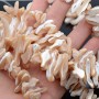 Перламутр натуральный(ракушка) 15-25мм фриформ цвет карамель, нить 40см