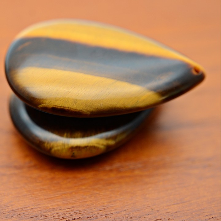 Tiger eye Teardrop pendant ~36-38mm, 1 piece