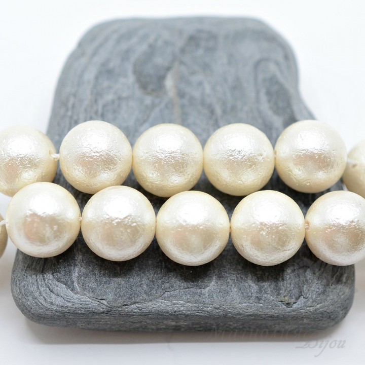 Cuenta de perla de concha(perla de nácar) con textura 14mm 2 und., color ivory