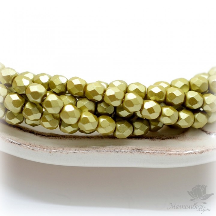 Czech faceted beads Pastel Lime 4mm, 20 pieces